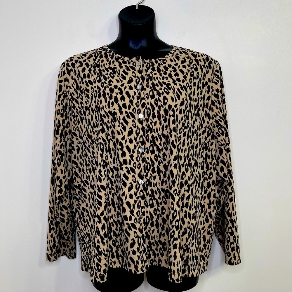 Uniform Women by John Paul Richard leopard-print blouse in Size 3X